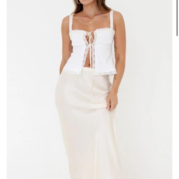 White linen front tie top - Picture 4 of 4